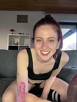 SweetSeraphine online show from March 2025 04:49:01 PM