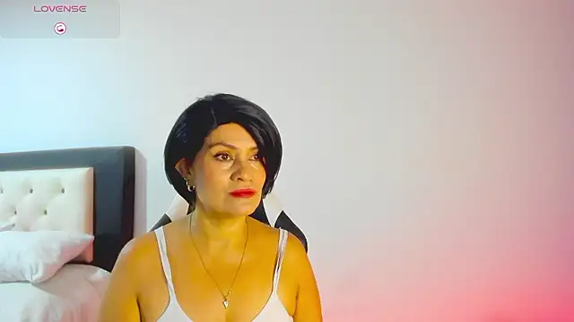 CarolinneFiotti online show from January 2026 11:47:01 AM