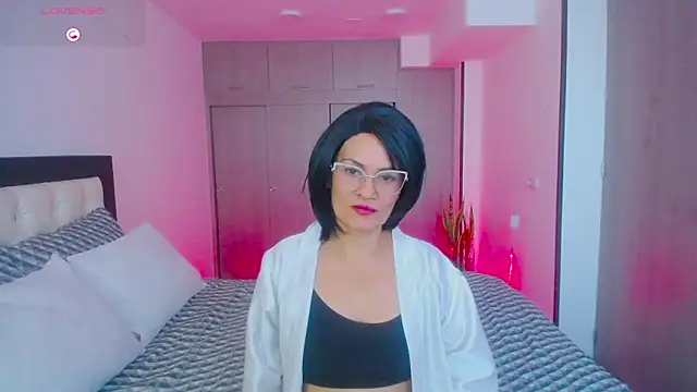 CarolinneFiotti online show from September 2025 01:28:02 PM