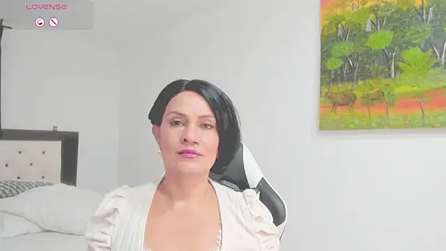 CarolinneFiotti online show from February 2026 02:14:01 PM