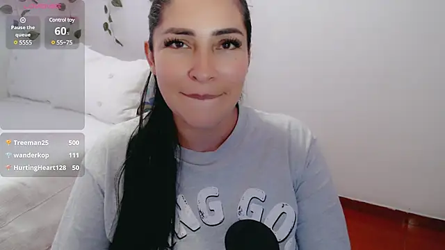 Snapshot of luna_lgomez_ chatting on March 2025 02:03:01 PM luna lgomez  online show from March 2025 02:03:01 PM