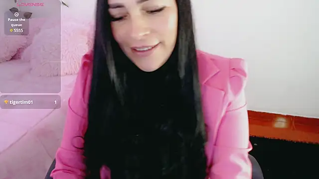 Snapshot of luna_lgomez_ chatting on March 2025 03:29:01 PM luna lgomez  online show from March 2025 03:29:01 PM