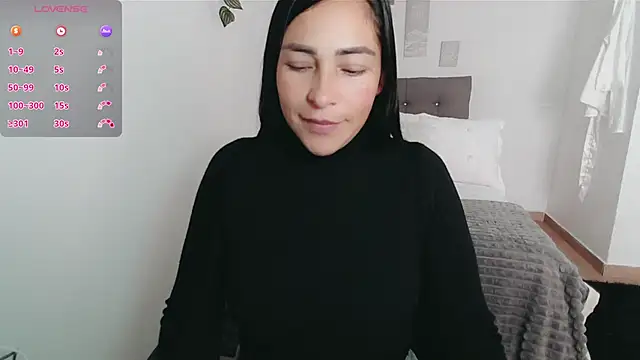 luna lgomez  online show from November 2025 12:27:02 PM