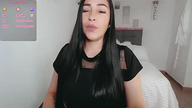 Snapshot of luna_lgomez_ chatting on October 2025 12:06:02 PM luna lgomez  online show from October 2025 12:06:02 PM