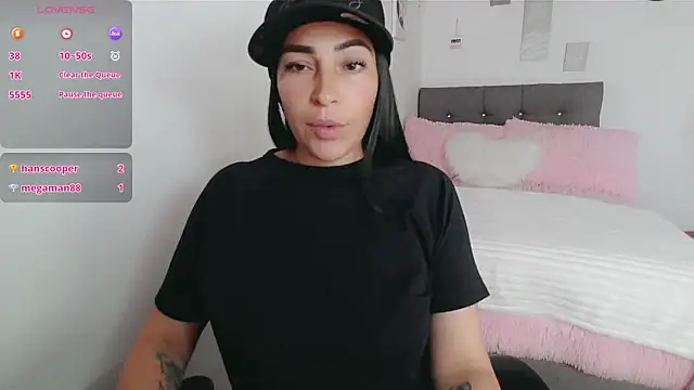 luna lgomez  online show from December 2025 01:38:02 PM