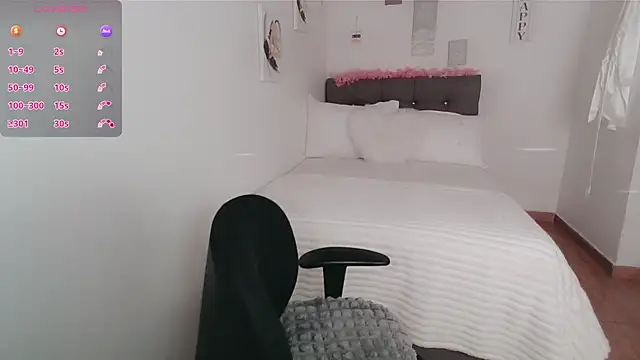 Snapshot of luna_lgomez_ chatting on October 2025 01:37:02 PM luna lgomez  online show from October 2025 01:37:02 PM