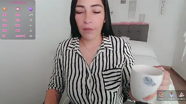 Snapshot of luna_lgomez_ chatting on October 2025 12:17:01 PM luna lgomez  online show from October 2025 12:17:01 PM
