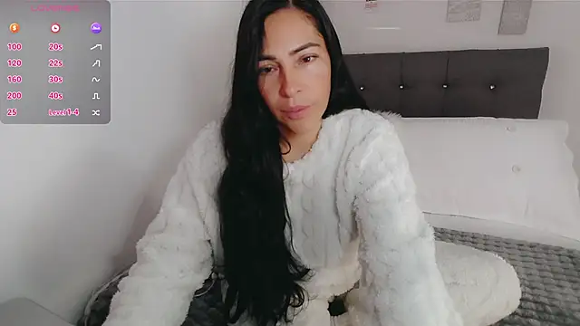 luna lgomez  online show from November 2025 12:38:01 PM