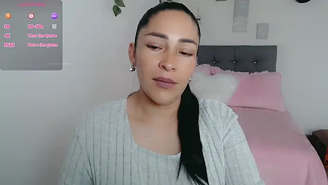 luna lgomez  online show from March 2026 12:13:01 PM