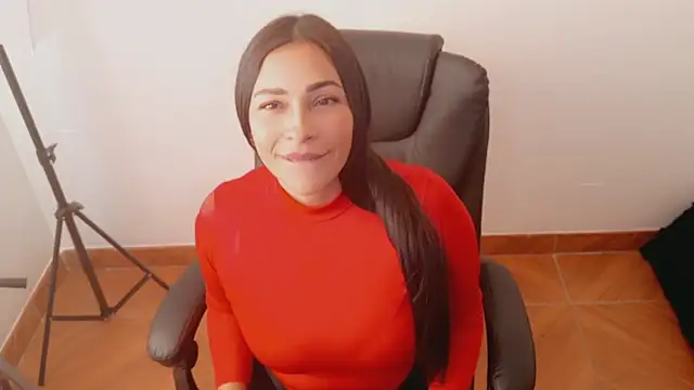 luna lgomez  online show from May 2026 06:25:02 PM