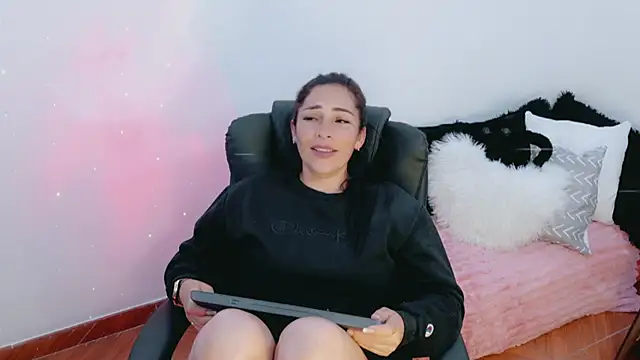 luna lgomez  online show from March 2026 01:59:02 AM