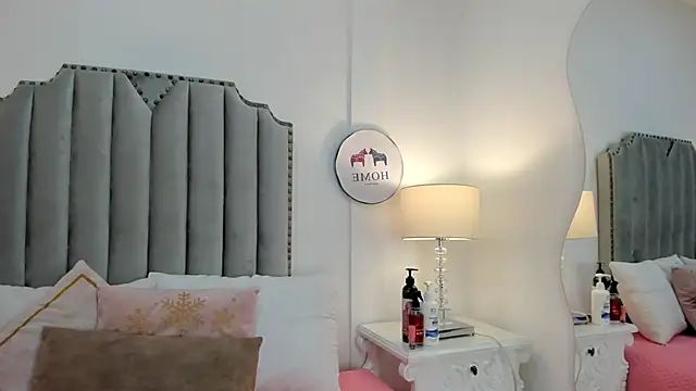 SamantaMarquez online show from December 2025 08:01:02 PM