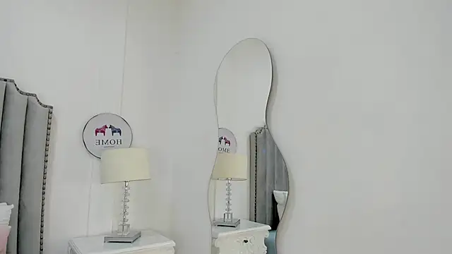 SamantaMarquez online show from October 2025 08:30:01 PM