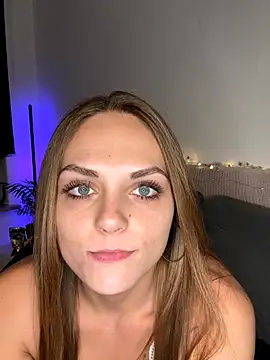 OCTAPUSSY2000 online show from November 2025 08:47:02 PM