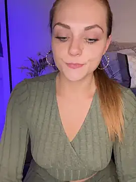 OCTAPUSSY2000 online show from November 2025 08:42:02 PM