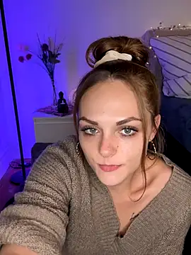 OCTAPUSSY2000 online show from December 2025 08:32:02 PM