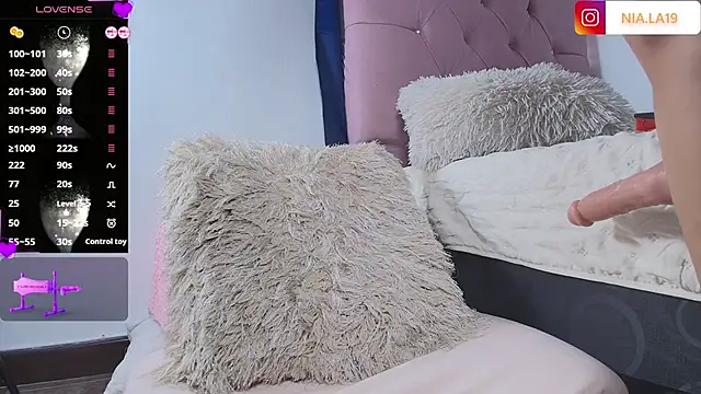 HotAlana  online show from September 2025 06:28:02 PM