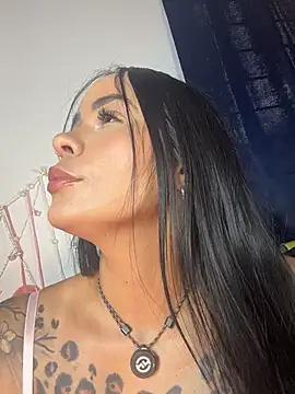 Snapshot of HotAlana_ chatting on April 2026 01:01:02 PM HotAlana online show from April 2026 01:01:02 PM