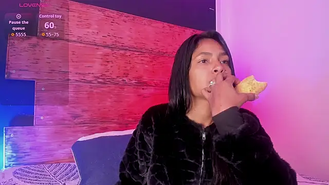 Snapshot of Fernanda_liie_ chatting on June 2026 01:01:02 PM Fernanda liie online show from June 2026 01:01:02 PM