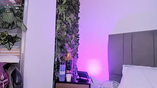 Fernanda liie  online show from February 2026 01:22:01 PM