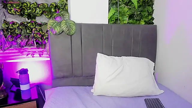 Fernanda liie  online show from October 2025 12:37:02 PM