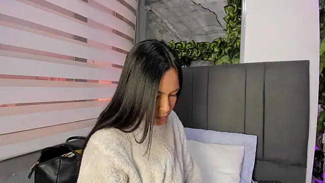 Fernanda liie  online show from December 2025 12:33:02 PM