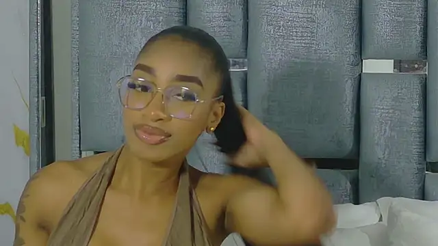 Angelesmith1 online show from December 2025 09:07:02 PM