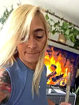 Sara Valkyri online show from September 2025 07:51:02 PM