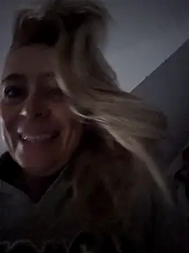 Sara Valkyri online show from November 2025 08:56:02 PM