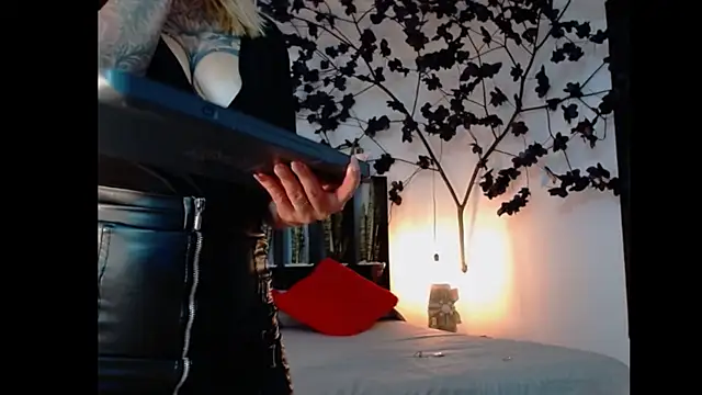 Sara Valkyri online show from March 2025 03:07:02 PM