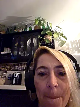 Sara Valkyri online show from September 2025 11:38:02 PM