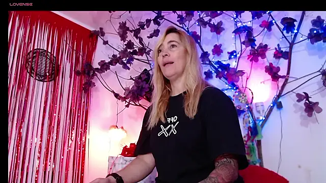 Sara Valkyri online show from March 2026 02:13:01 PM