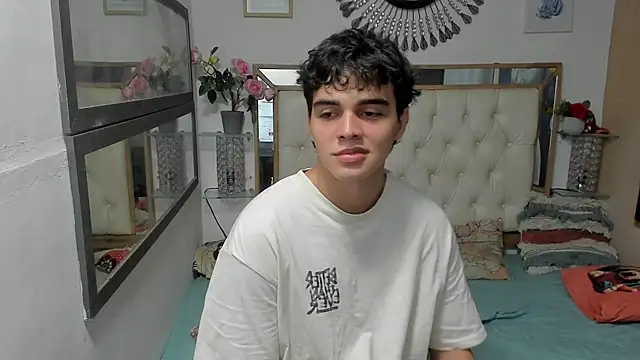 heiker  online show from October 2025 02:45:01 AM