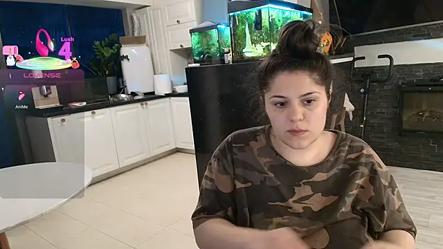 Layla- online show from April 2026 07:51:02 PM