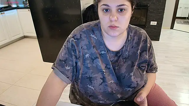 Layla- online show from January 2026 02:31:01 PM