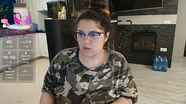 Layla- online show from April 2026 09:34:02 AM