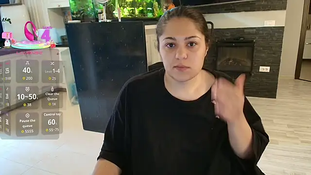 Layla- online show from May 2026 11:29:01 AM