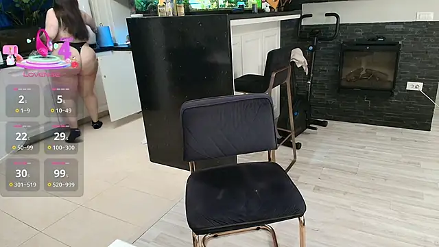 Layla- online show from April 2026 06:32:02 PM
