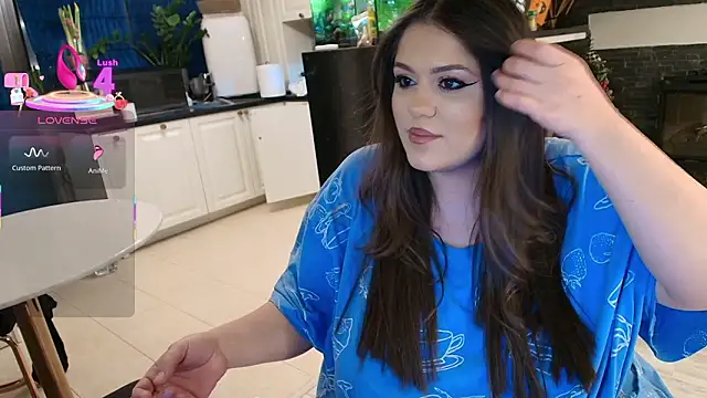 Layla- online show from March 2026 09:48:01 PM