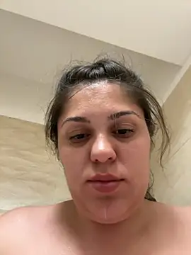 Snapshot of Layla- chatting on September 2025 10:05:02 PM Layla- online show from September 2025 10:05:02 PM