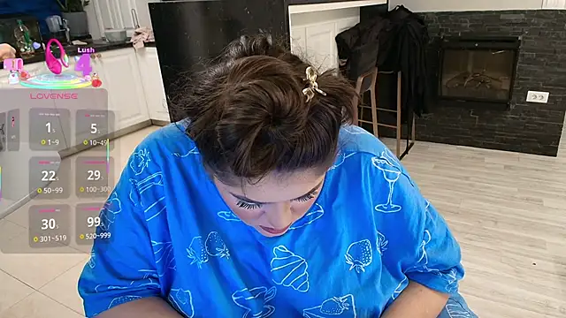 Layla- online show from November 2025 11:43:01 AM