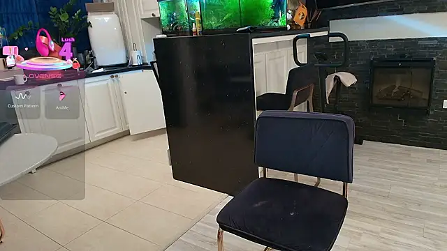 Layla- online show from March 2026 10:28:02 PM