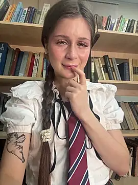 melicious  online show from December 2025 06:04:01 AM