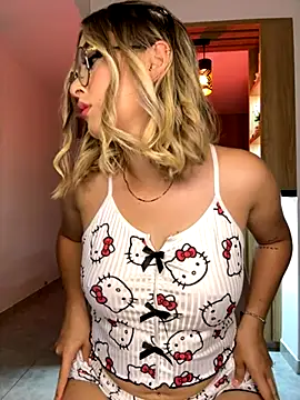 Snapshot of allison_wen chatting on November 2025 01:20:01 AM allison wen online show from November 2025 01:20:01 AM