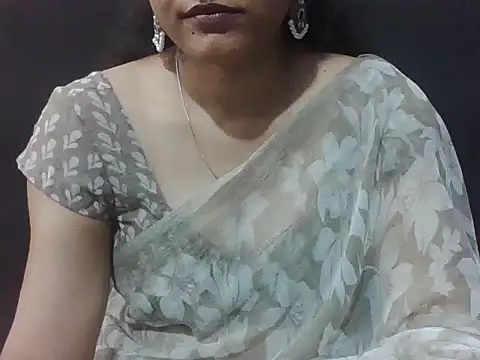 Snapshot of sugandha_bhabhi chatting on June 2026 04:40:01 PM sugandha bhabhi online show from June 2026 04:40:01 PM