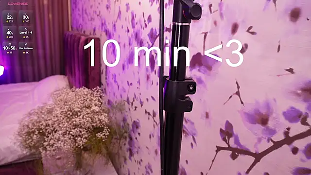 Snapshot of AnnettMonro chatting on March 2025 11:46:01 PM AnnettMonro online show from March 2025 11:46:01 PM