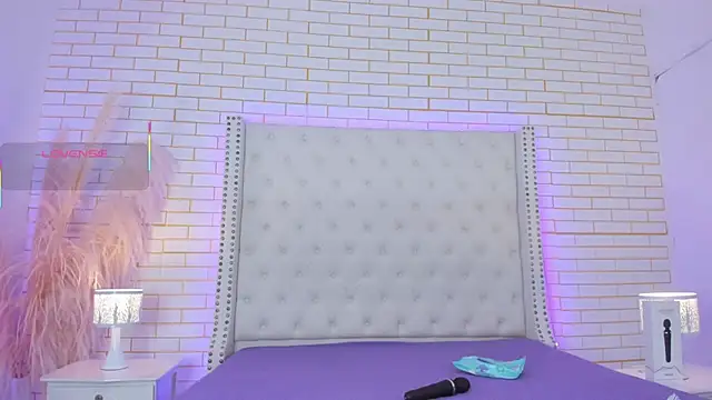 Emilly wilson  online show from October 2025 11:33:01 AM