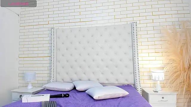 Emilly wilson  online show from December 2025 11:27:02 AM