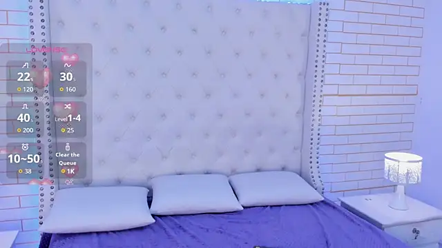 Emilly wilson  online show from September 2025 12:15:01 PM