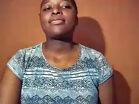 sexyhips2001 online show from October 2025 05:04:02 PM